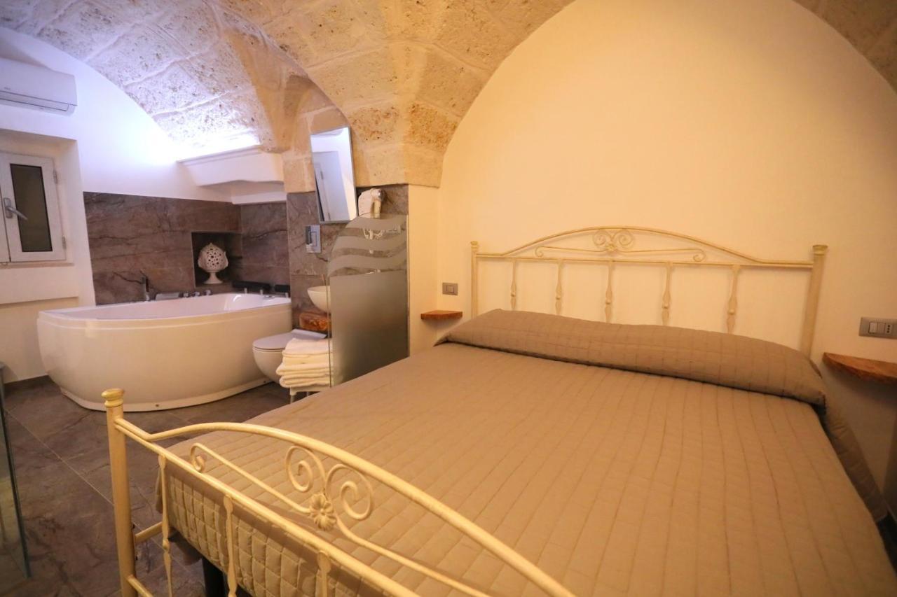 Dimora Le Volte Bed & Breakfast Fasano Bagian luar foto